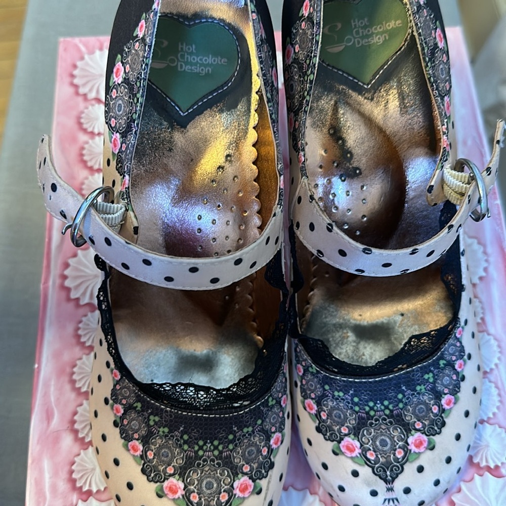 Polka Dot Floral Mary Jane Heels - Cream & Black - Picture 4 of 5